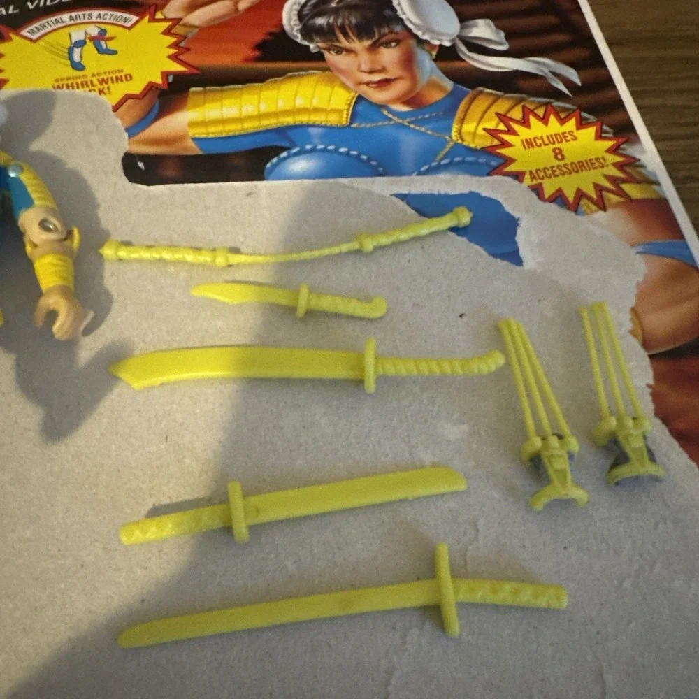 Vintage G.I. Joe Street Fighter 2 Chun Li 1993 Action Figure Hasbro‎ Accessories